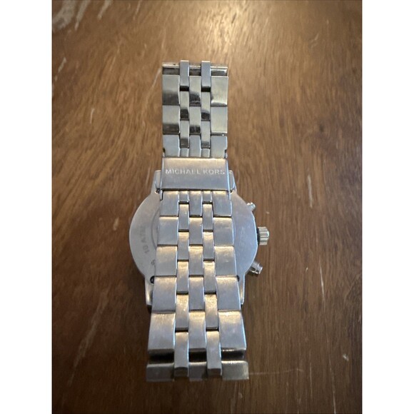 Michael Kors Silver Tone MK5020 Womens Wrist Watch Mother Of Pearl New Battery